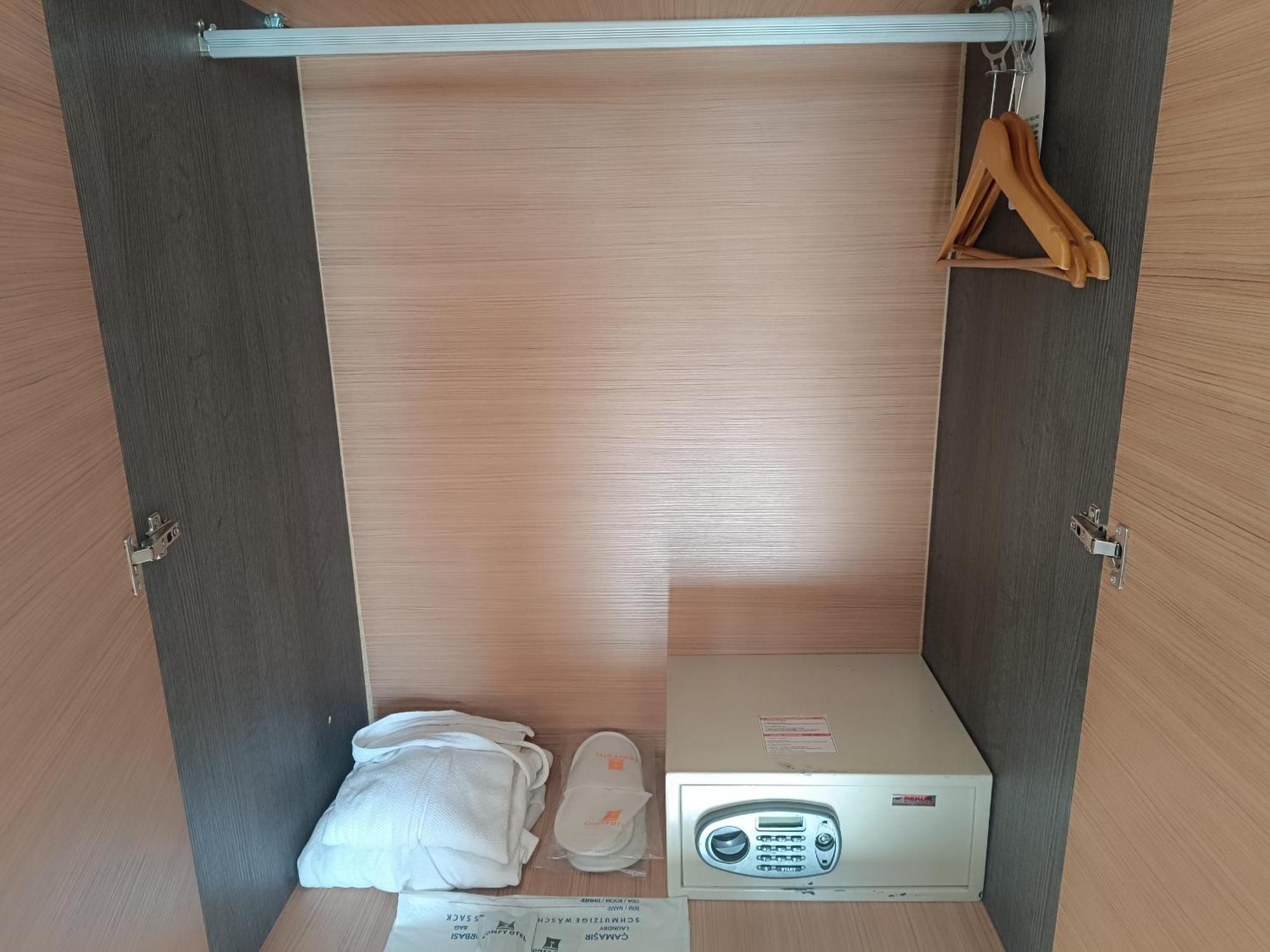 Comfy Otel Antalya Lara Exterior photo